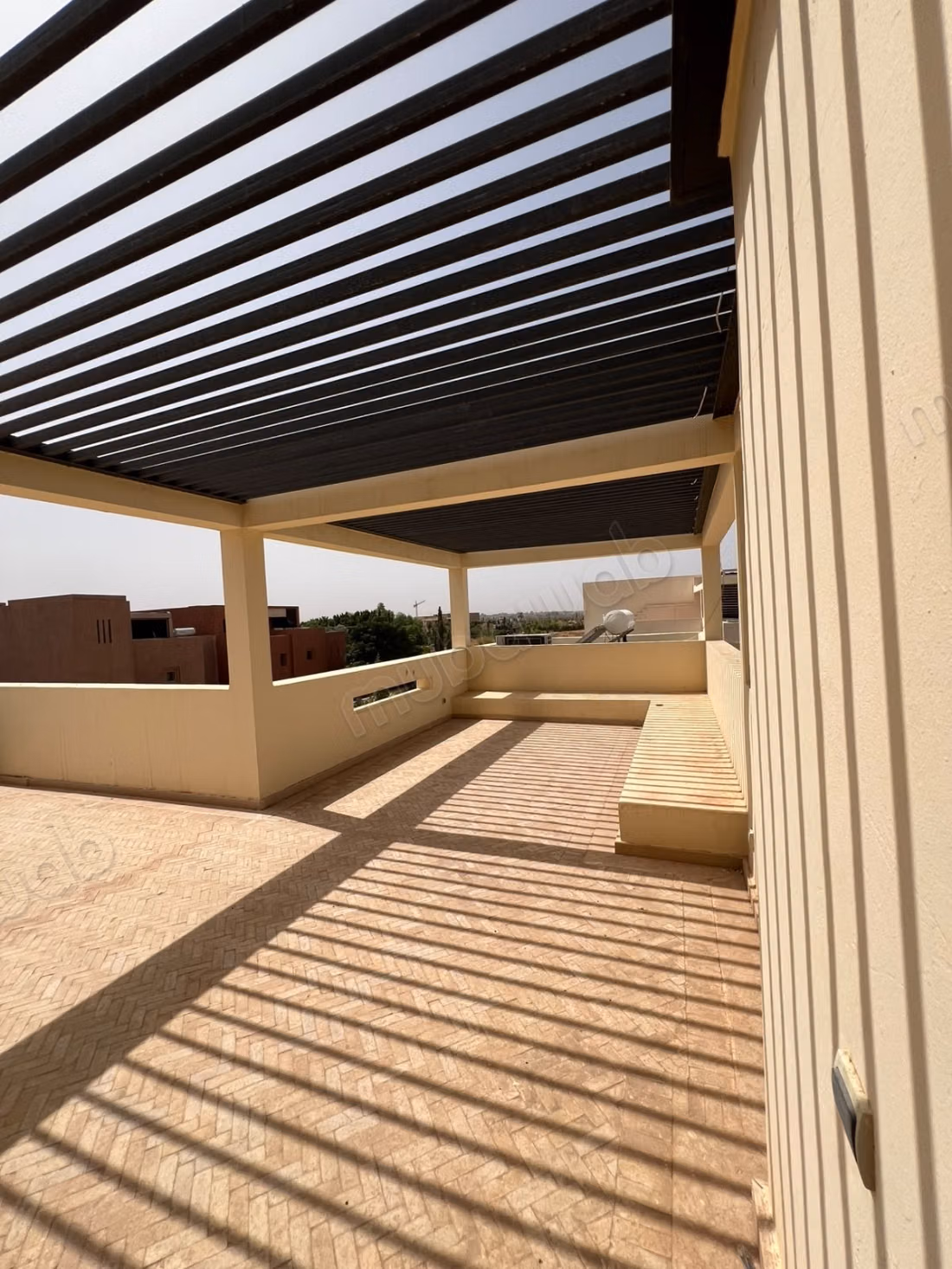Al Maaden: Villa for sale semi-furnished, 3 Rooms, 1 Room