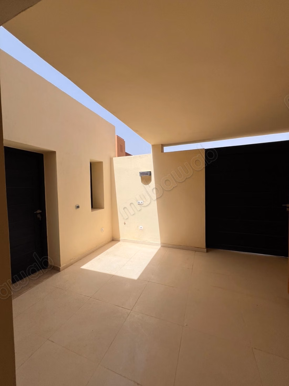 Al Maaden: Villa for sale semi-furnished, 3 Rooms, 1 Room