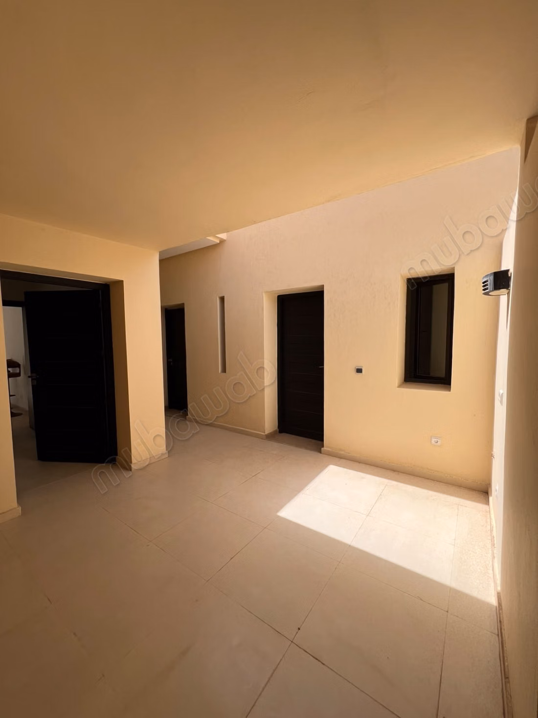 Al Maaden: Villa for sale semi-furnished, 3 Rooms, 1 Room