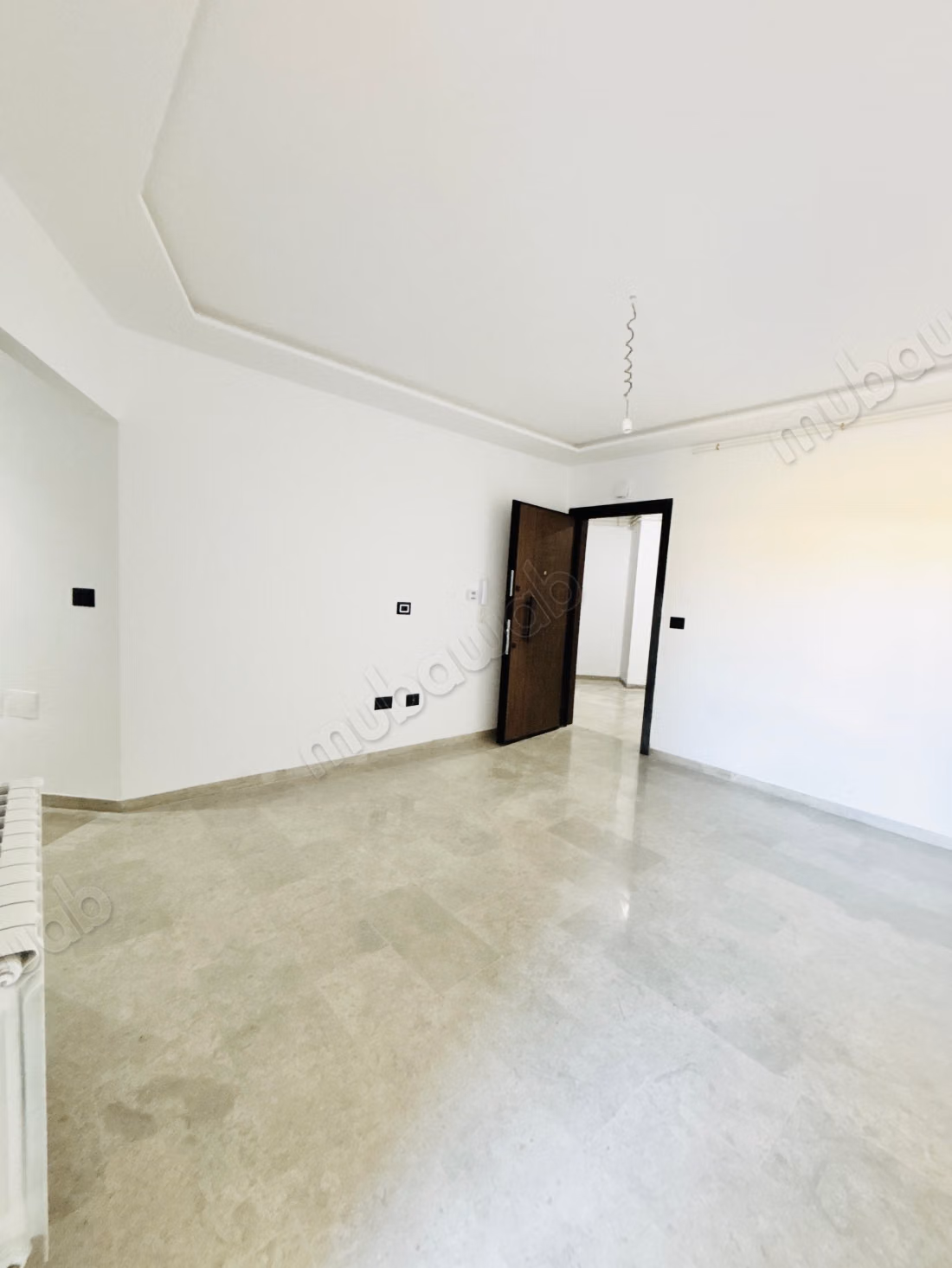 Louez cet appartement à Ariana Essoghra. 
Surface totale 69 m². 
Service de concierge et climatisation