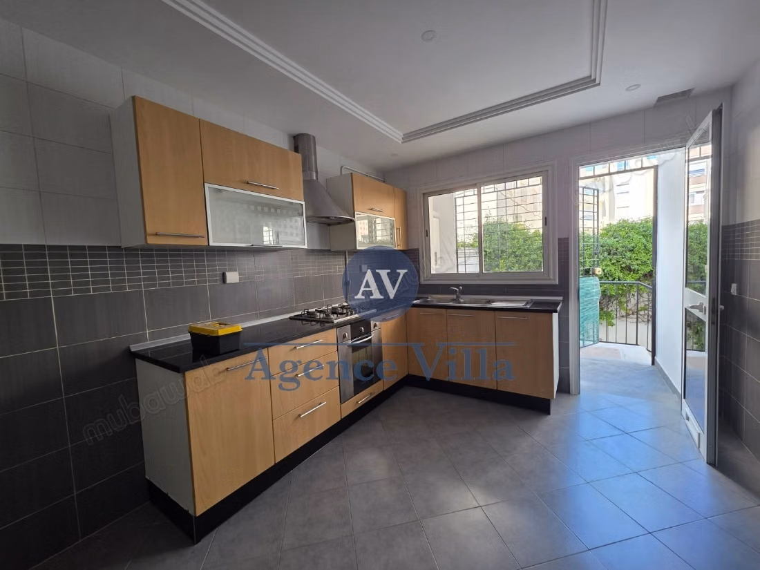 A louer un appartement S2 avec jardin aux JDC