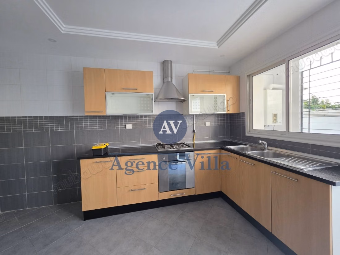 A louer un appartement S2 avec jardin aux JDC