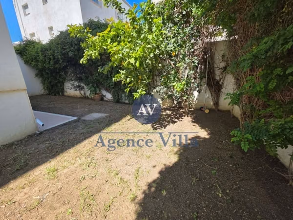 A louer un appartement S2 avec jardin aux JDC