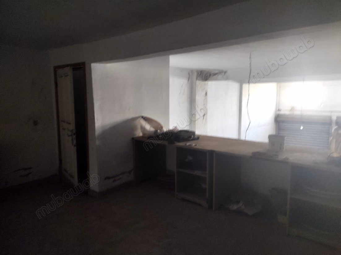 Louez ce local commercial à Hay Hassani.
Surface de 160 m²