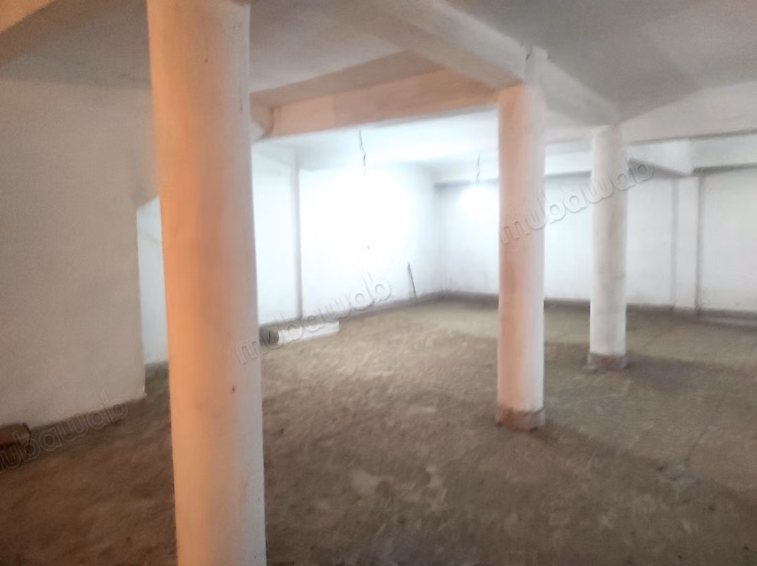 Louez ce local commercial à Hay Hassani.
Surface de 160 m²