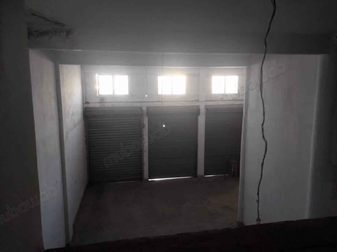 Louez ce local commercial à Hay Hassani.
Surface de 160 m²