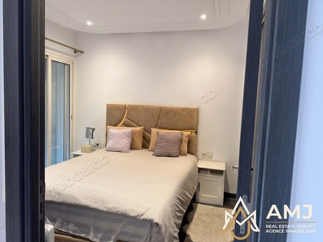 High standing furnished studio near Mers Sultan