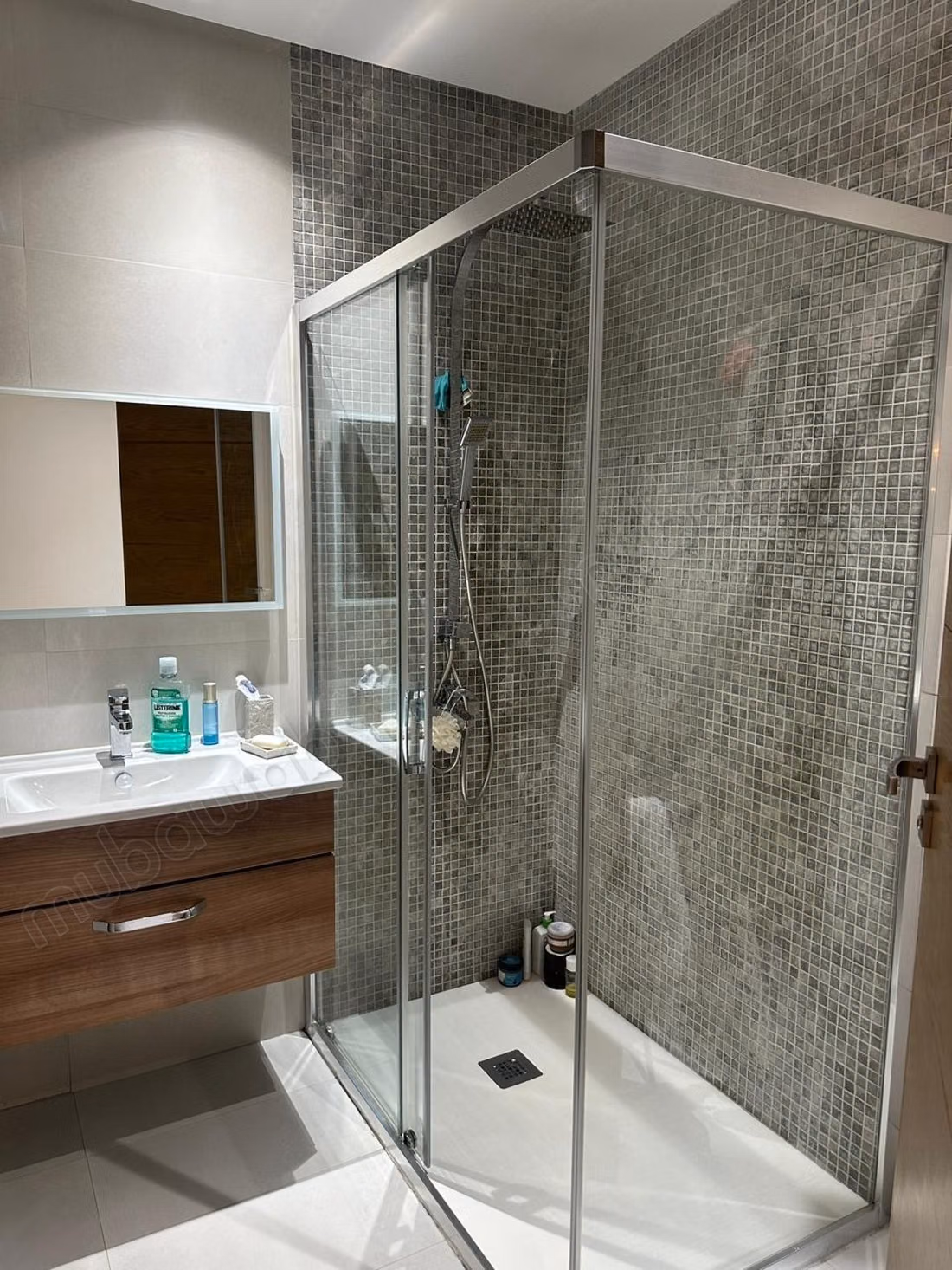 Bel appartement en location à El Menzeh. 3 pièces confortables. Bien meublé