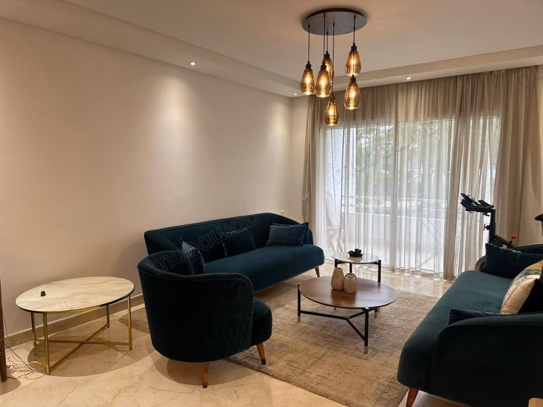 Bel appartement en location à El Menzeh. 3 pièces confortables. Bien meublé