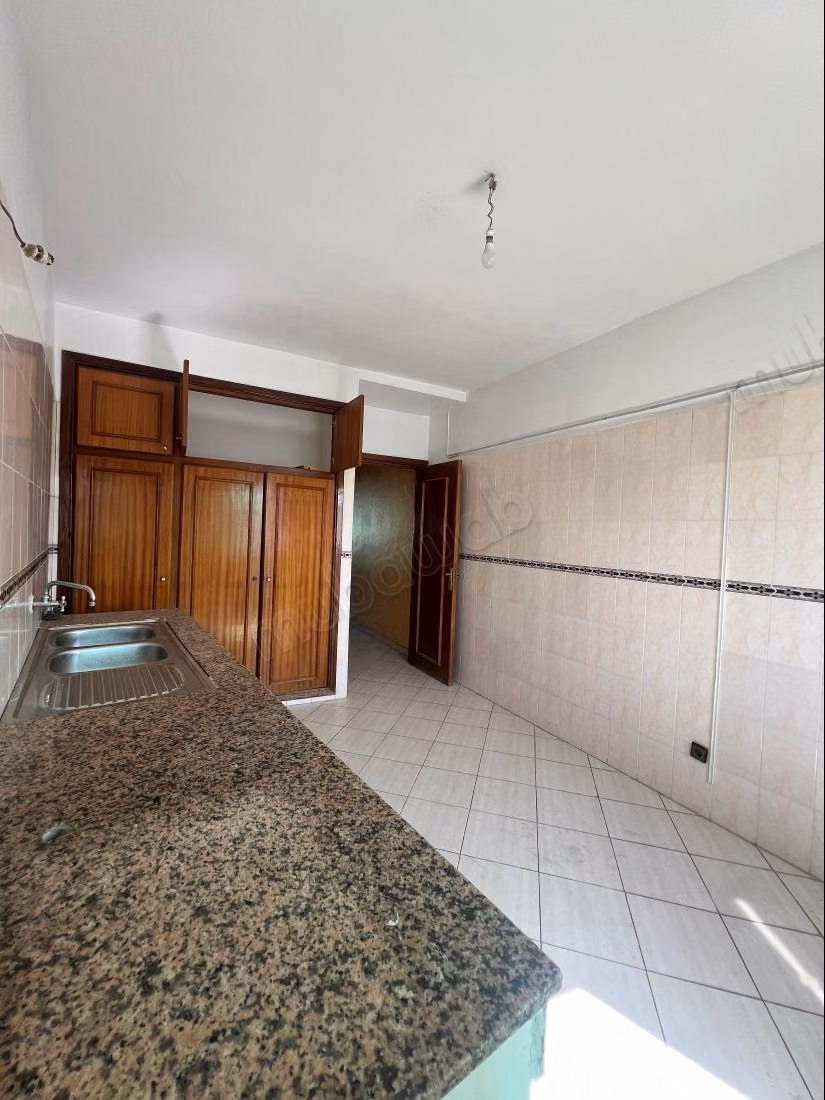 Appartement usage bureau en location en Hassan 
Centre Ville