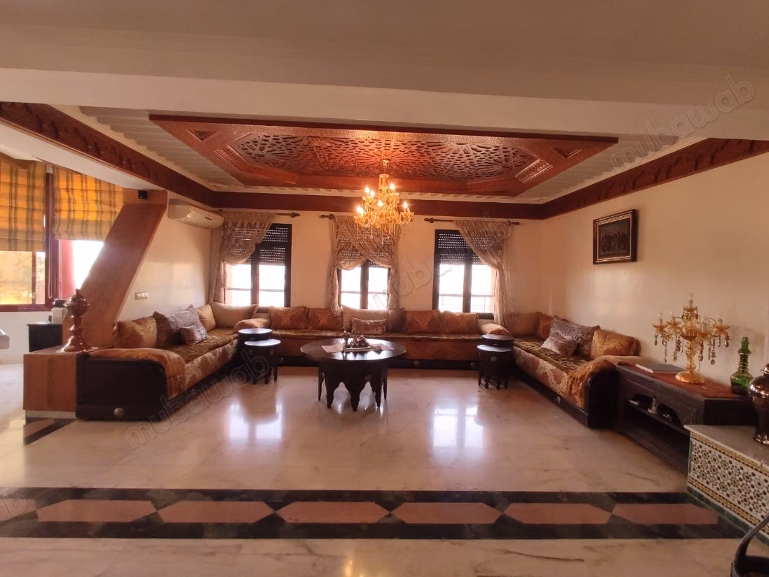 Apartment for sale in Victor Hugo. 3 comfortable rooms. Concierge service, air conditioning