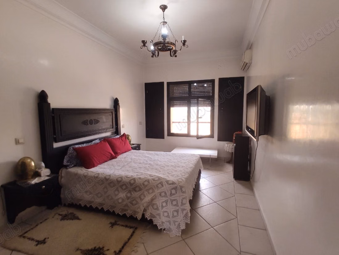Apartment for sale in Victor Hugo. 3 comfortable rooms. Concierge service, air conditioning