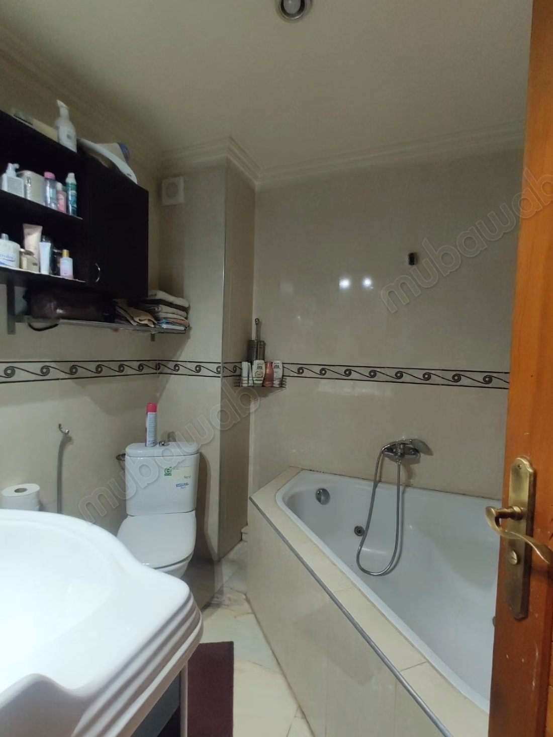 Apartment for sale in Victor Hugo. 3 comfortable rooms. Concierge service, air conditioning