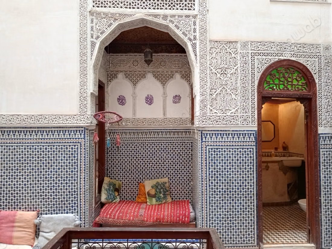 Riad for sale in Talaa. 11 large rooms. Well furnished