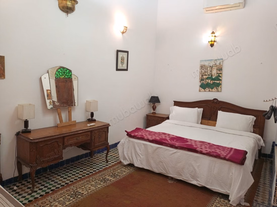 Riad for sale in Talaa. 11 large rooms. Well furnished