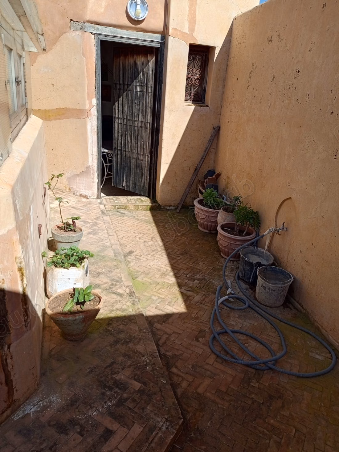 Riad for sale in Talaa. 11 large rooms. Well furnished