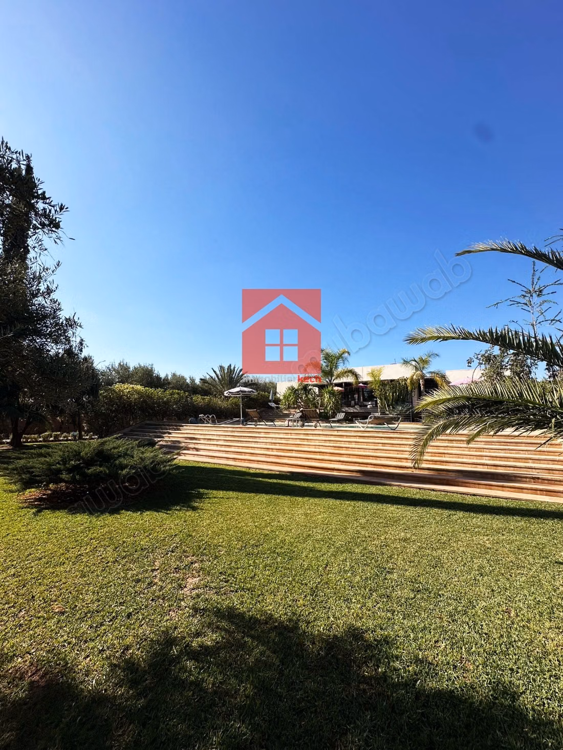 Stunning villa with pool and large garden