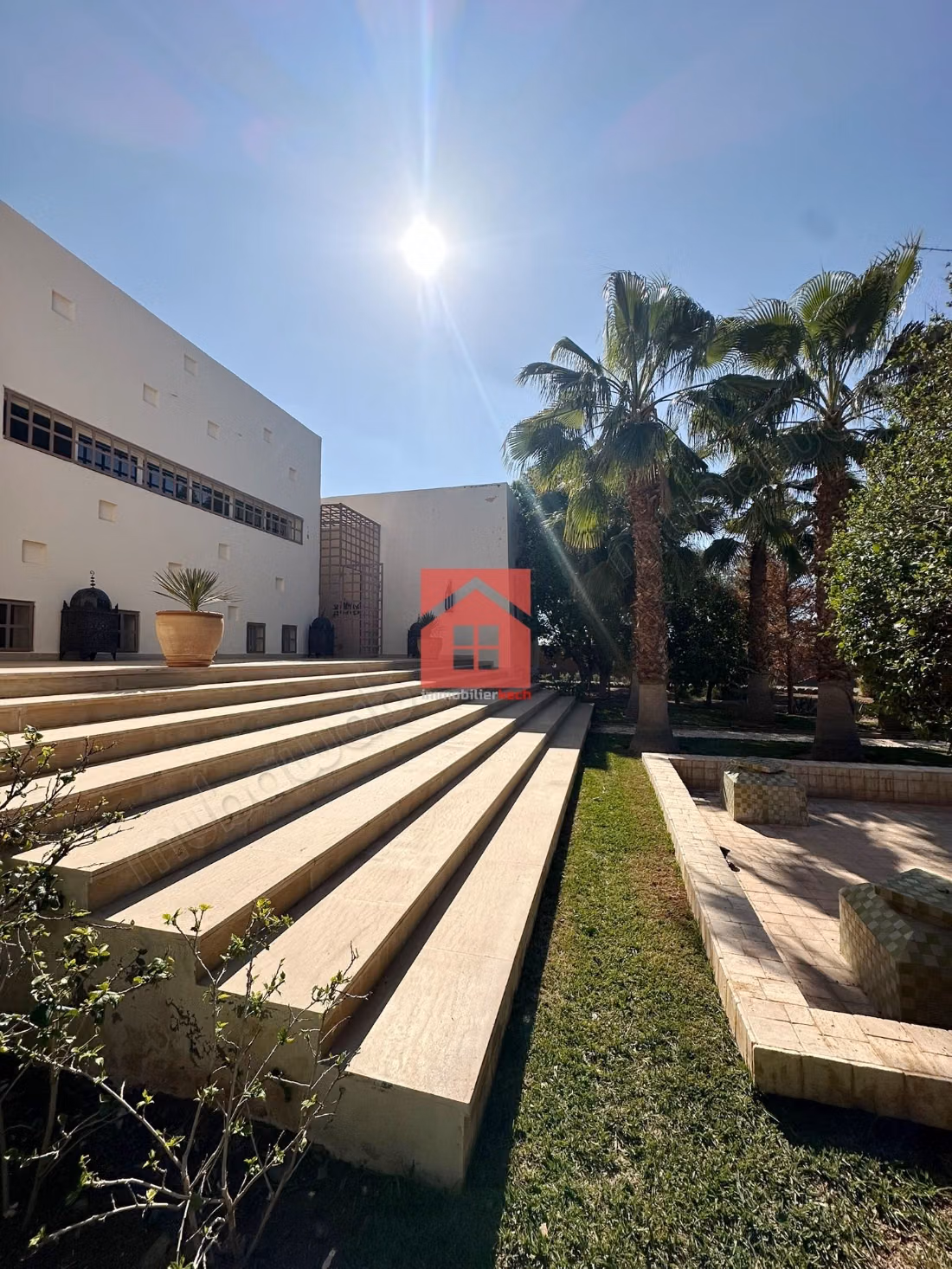 Stunning villa with pool and large garden
