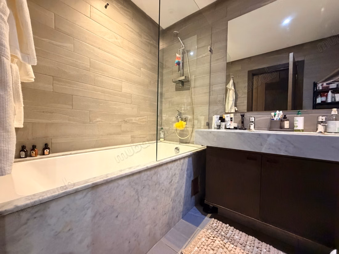 Stunning family apartment of 168 m² – 3 bedrooms – Gated residence