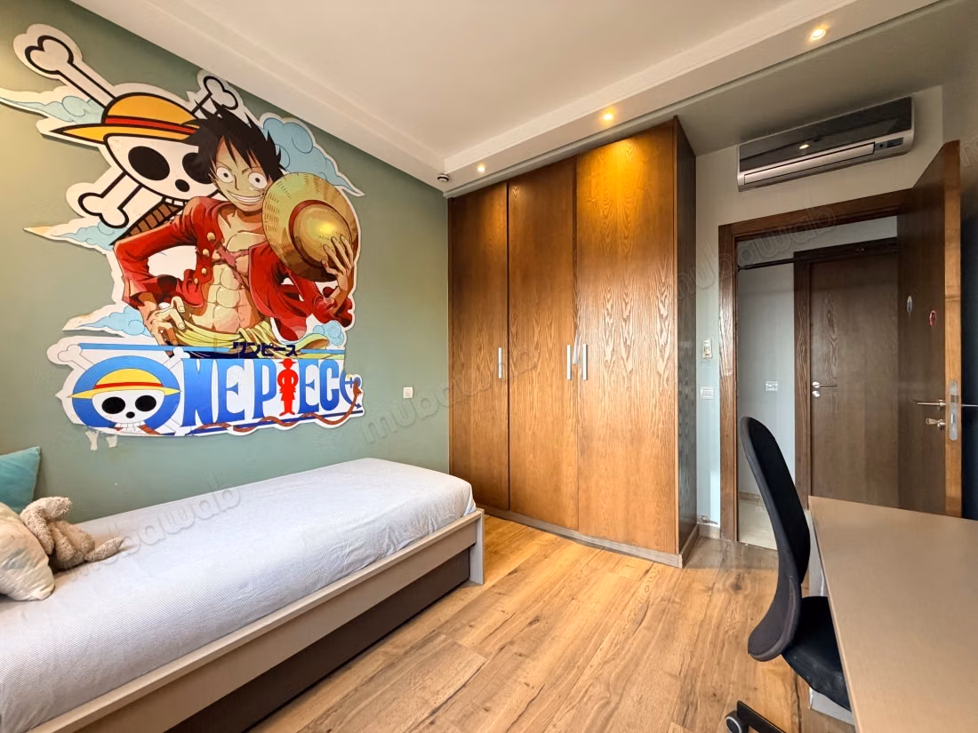 Stunning family apartment of 168 m² – 3 bedrooms – Gated residence