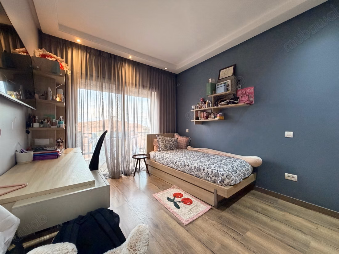 Stunning family apartment of 168 m² – 3 bedrooms – Gated residence