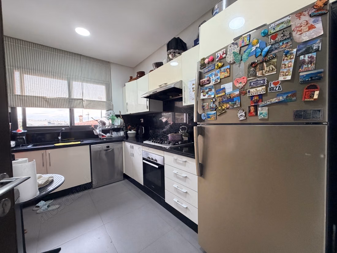 Stunning family apartment of 168 m² – 3 bedrooms – Gated residence