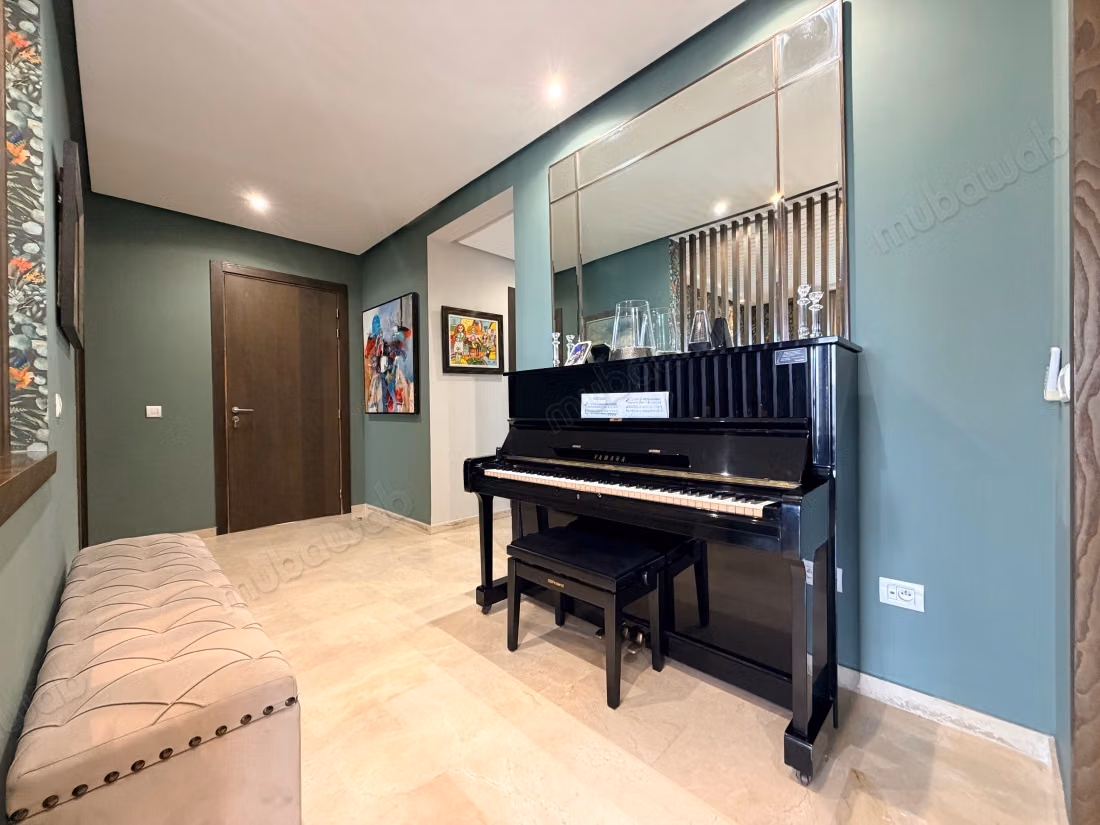 Stunning family apartment of 168 m² – 3 bedrooms – Gated residence