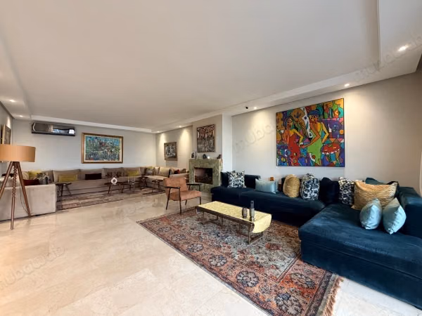 Stunning family apartment of 168 m² – 3 bedrooms – Gated residence