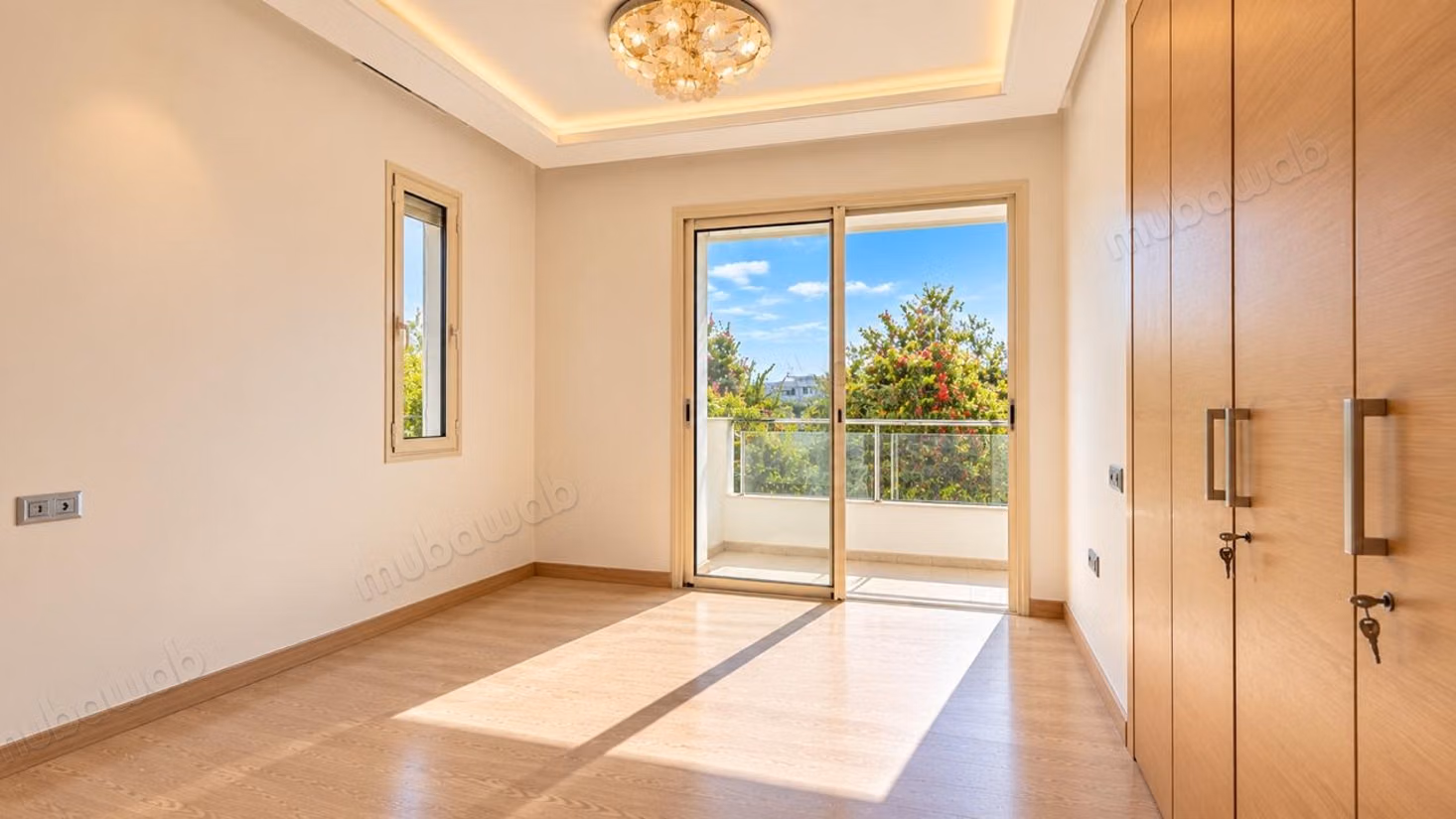 3-Faced Apartment with Terrace