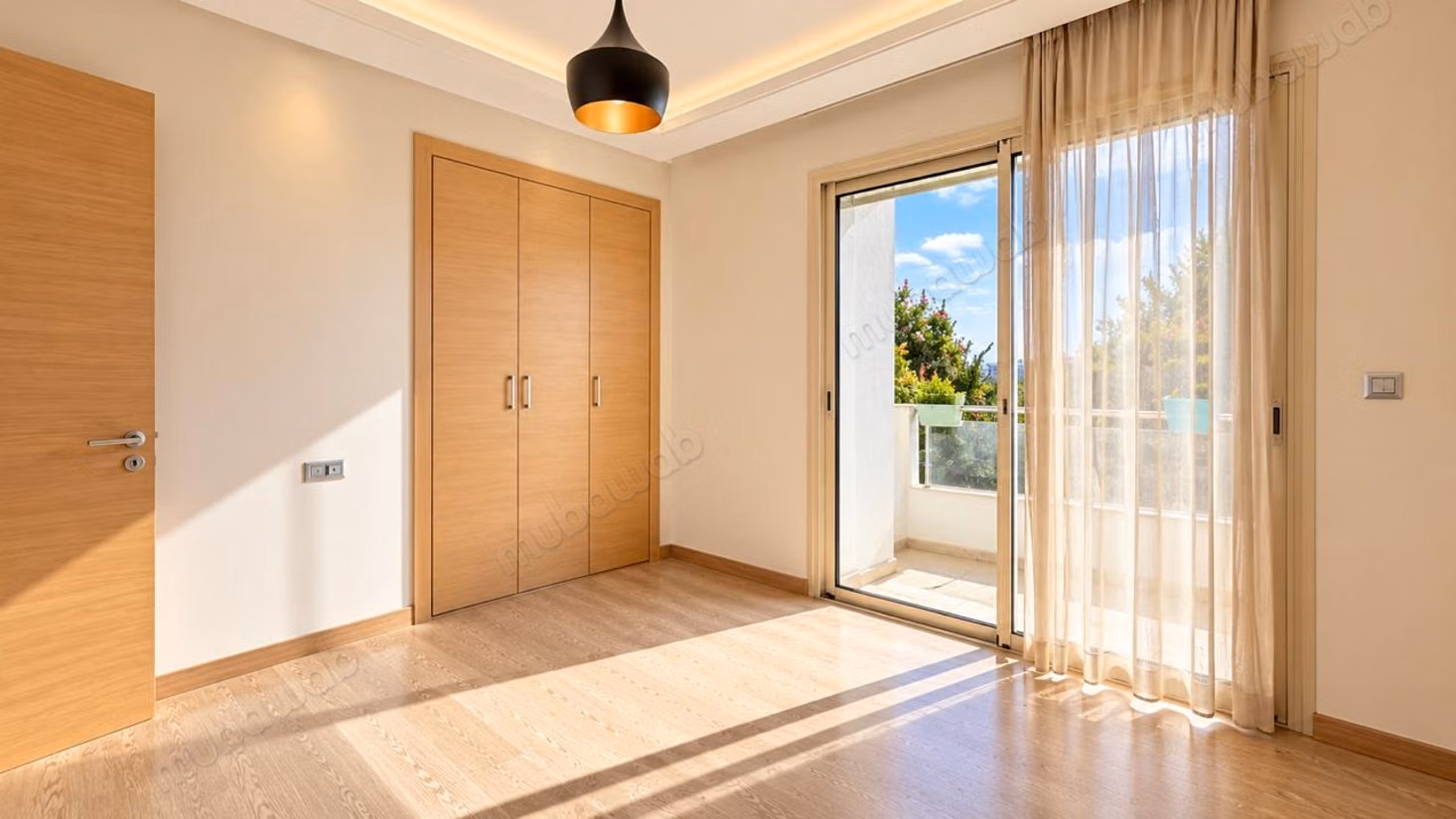 3-Faced Apartment with Terrace