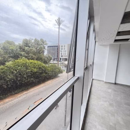 Bureau à Louer de 88.0 m² à Casablanca, Facultes Route D'El Jadida
