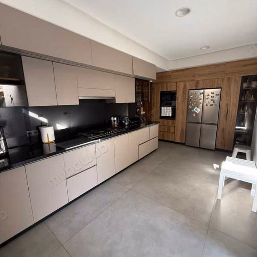 Local commercial à Louer de 463.0 m² à Casablanca, Racine