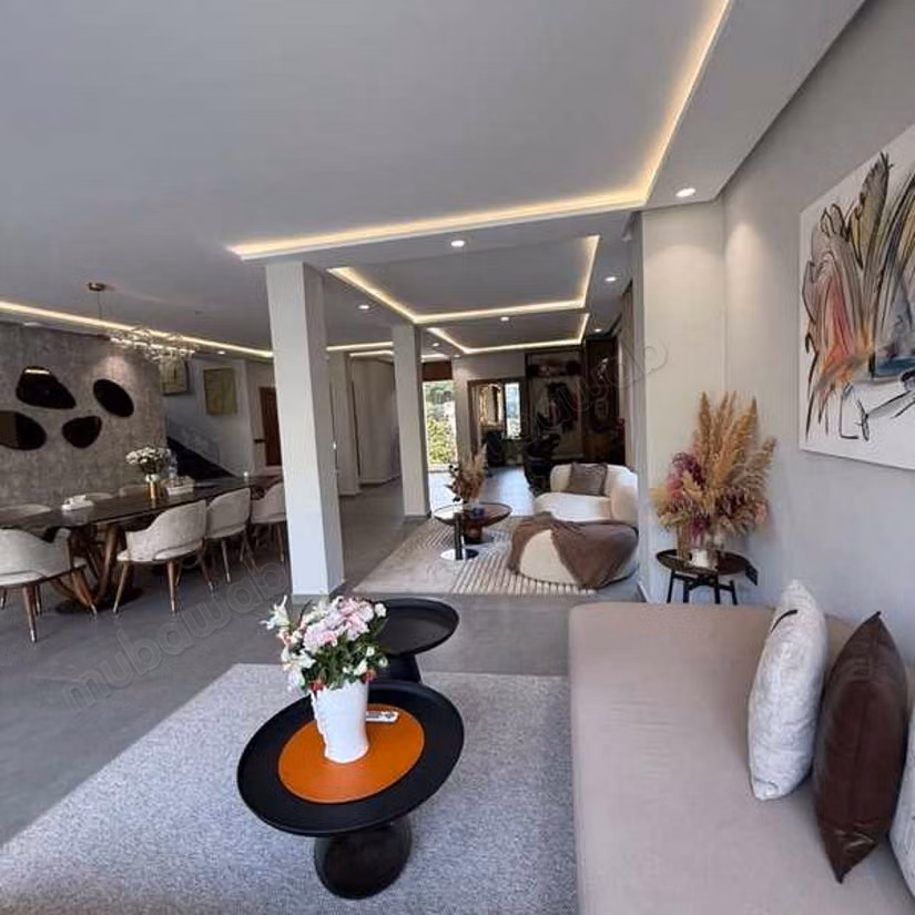 Local commercial à Louer de 463.0 m² à Casablanca, Racine