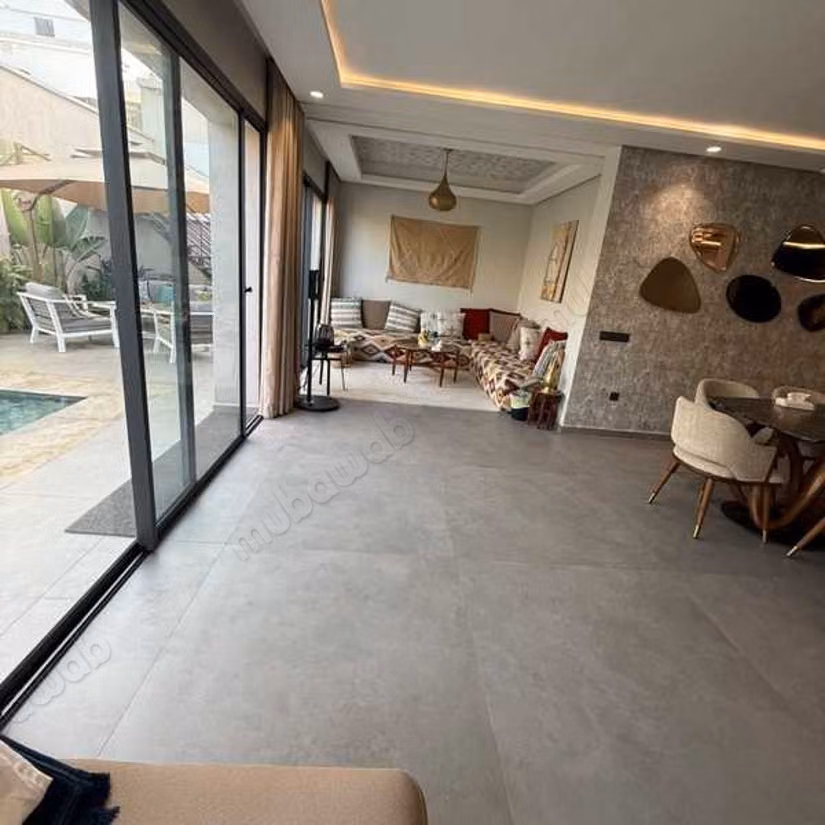 Local commercial à Louer de 463.0 m² à Casablanca, Racine