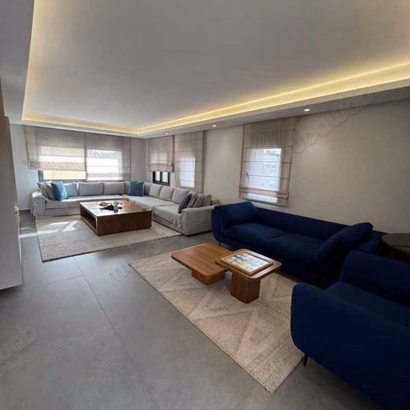 Local commercial à Louer de 463.0 m² à Casablanca, Racine