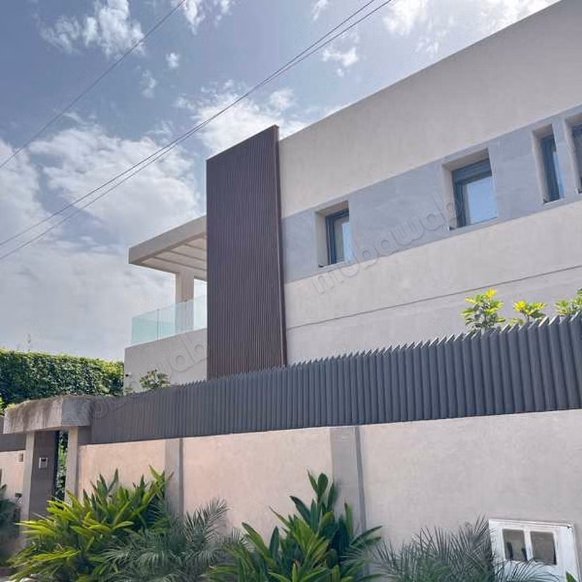 Local commercial à Louer de 463.0 m² à Casablanca, Racine
