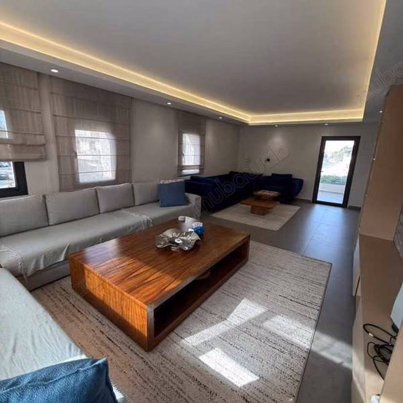 Local commercial à Louer de 463.0 m² à Casablanca, Racine