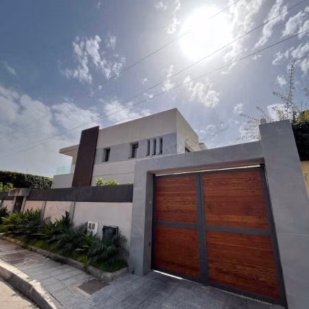 Local commercial à Louer de 463.0 m² à Casablanca, Racine