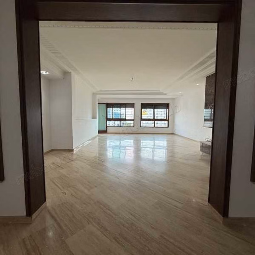 Appartement à Louer de 170.0 m² à Casablanca, Palmier Maarif