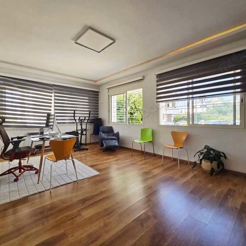 Appartement à Vendre de 146.0 m² à Rabat, Quartier Des Ambassades
