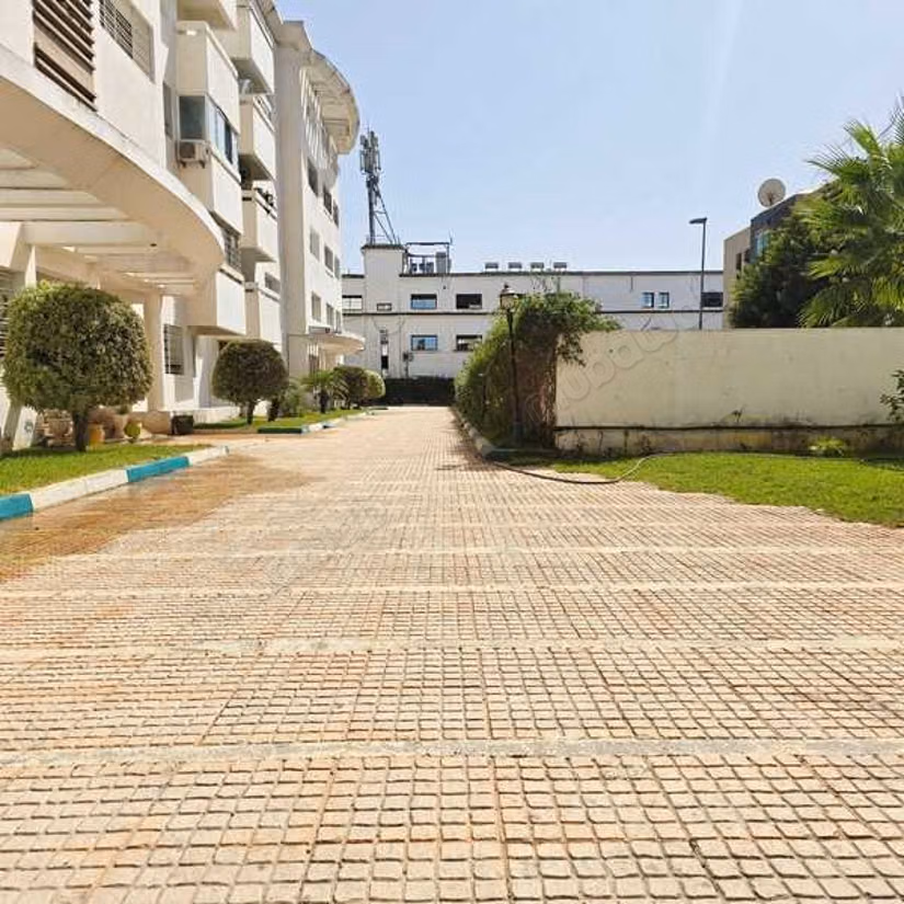Appartement à Vendre de 146.0 m² à Rabat, Quartier Des Ambassades