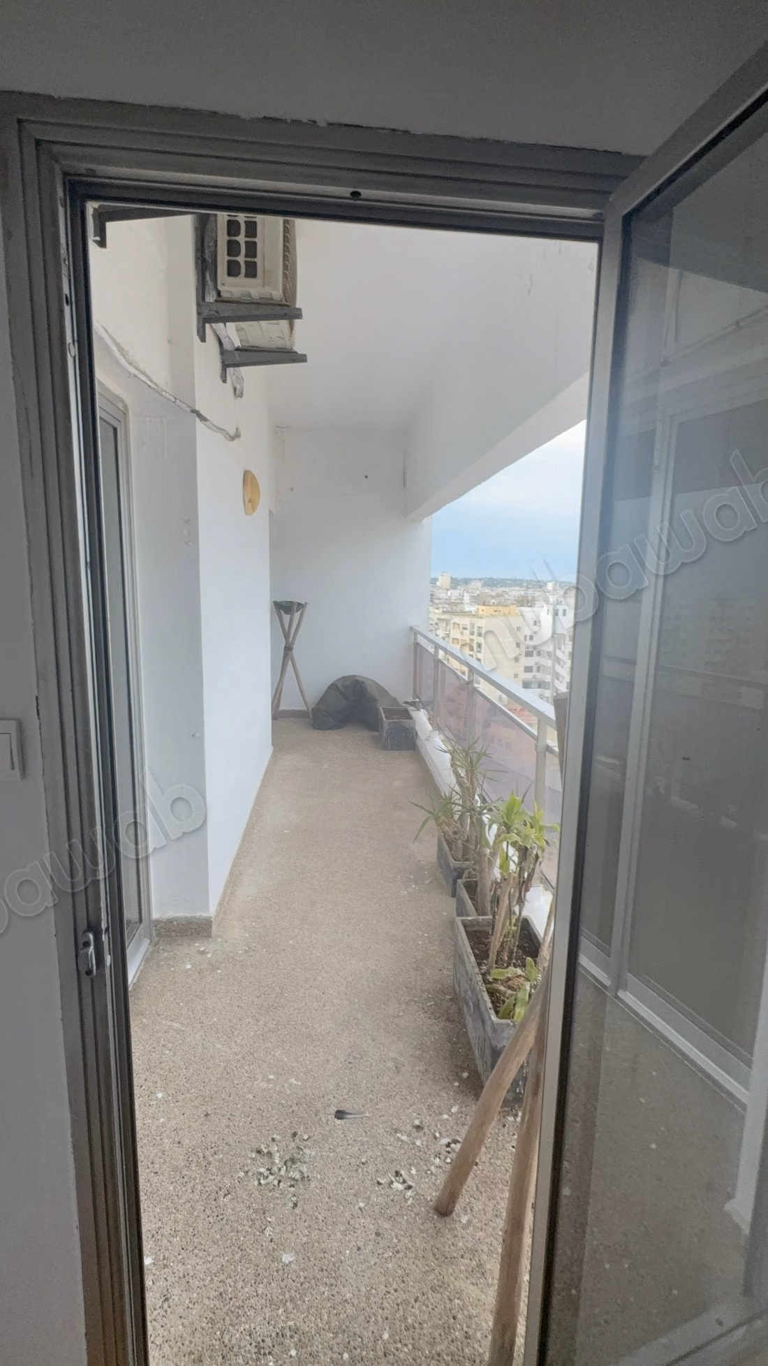 Très bel appartement en location à Lusitania. 
1 Pièce. Ascenseur et terrasse