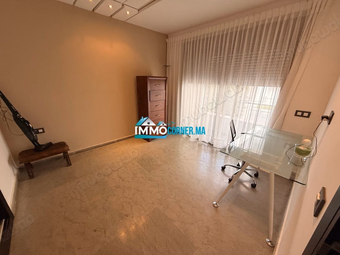 Bellissimo appartamento in affitto in una residenza chiusa con piscina a Malabata
