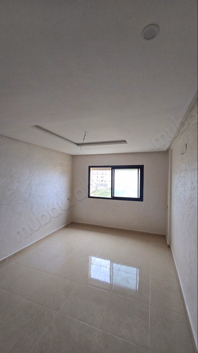 For sale: Apartment in the city. Area 56 m². Sturdy door, traditional Moroccan lounge