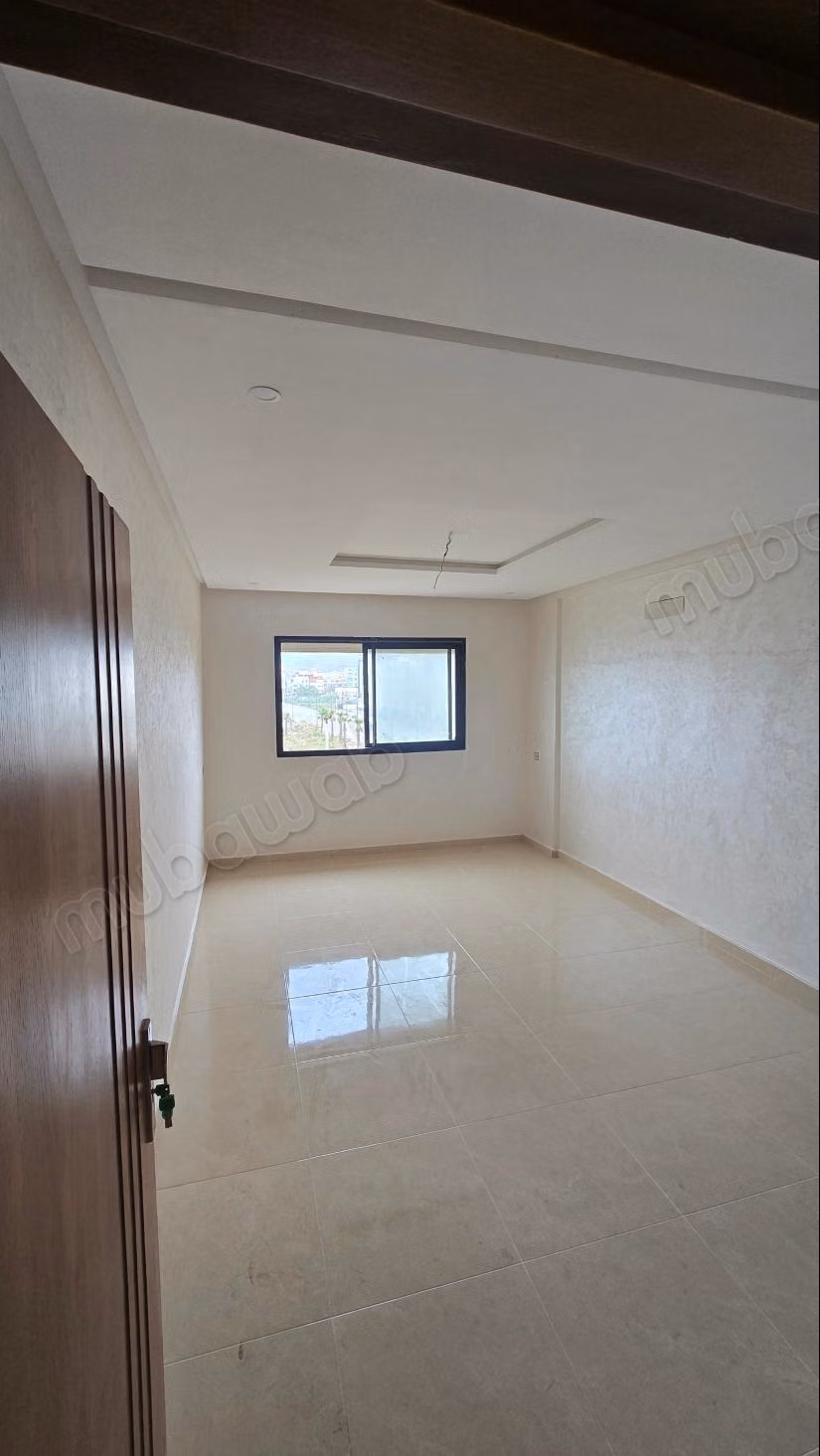 For sale: Apartment in the city. Area 56 m². Sturdy door, traditional Moroccan lounge