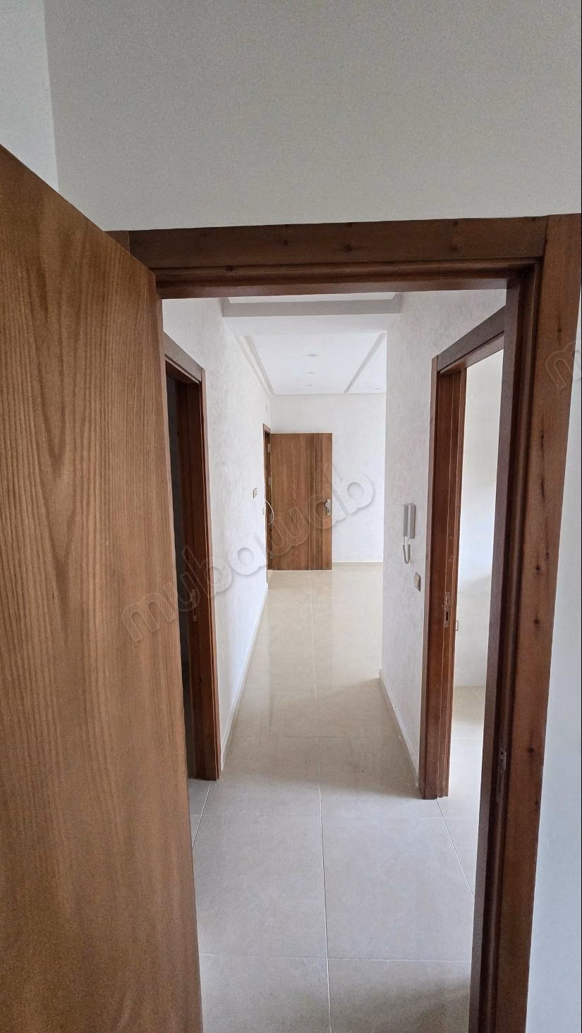 For sale: Apartment in the city. Area 56 m². Sturdy door, traditional Moroccan lounge