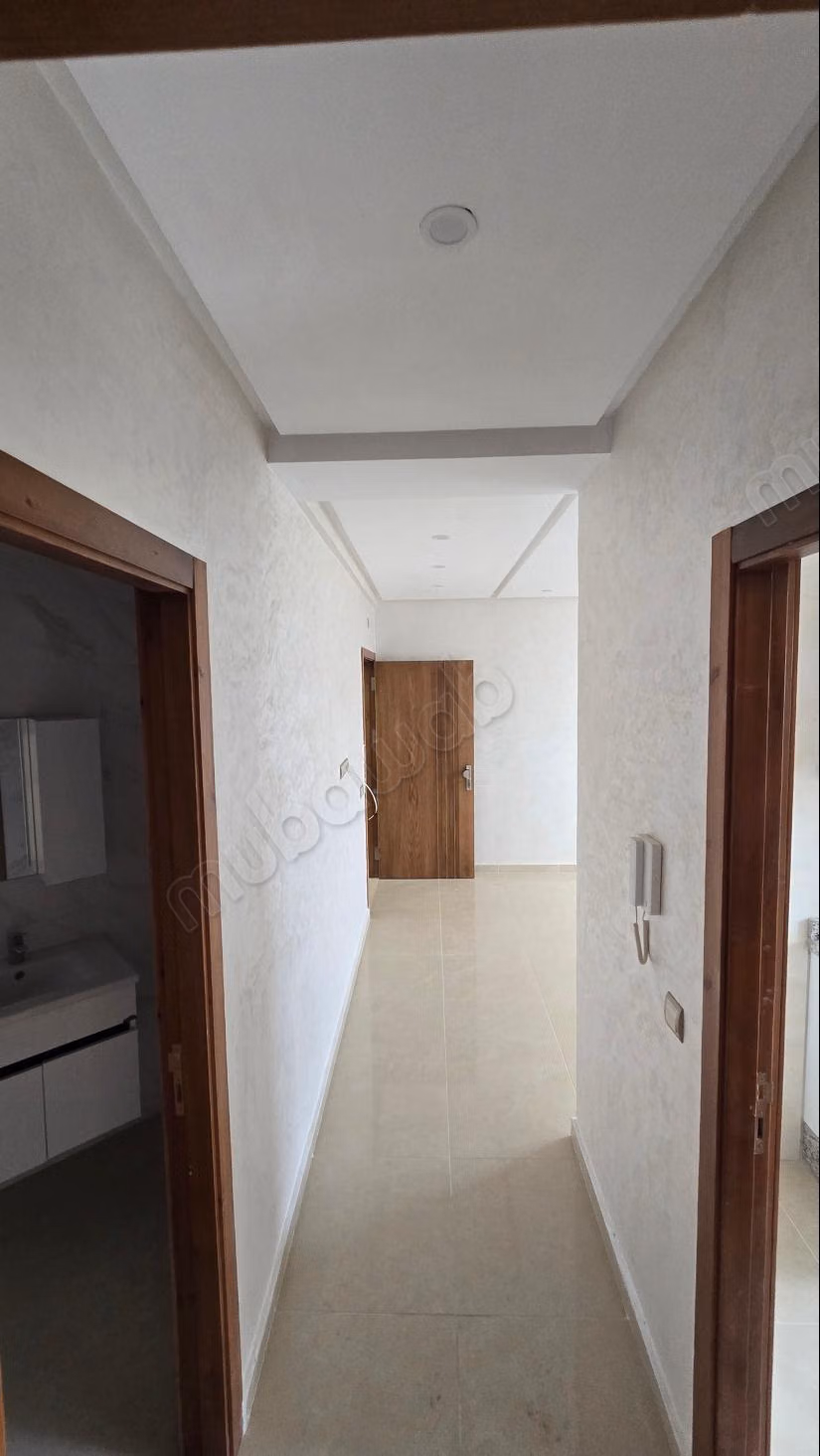 For sale: Apartment in the city. Area 56 m². Sturdy door, traditional Moroccan lounge