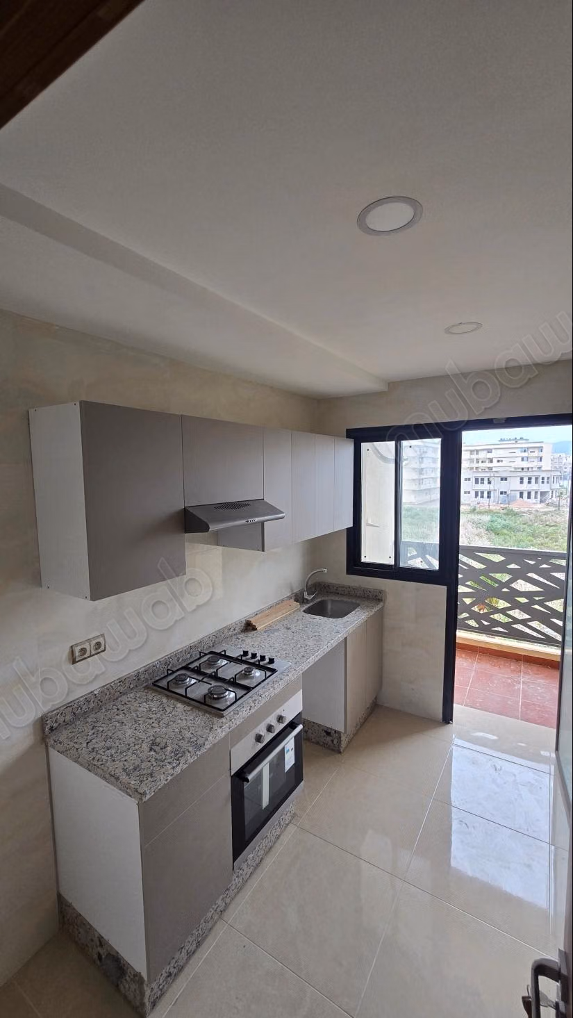 For sale: Apartment in the city. Area 56 m². Sturdy door, traditional Moroccan lounge