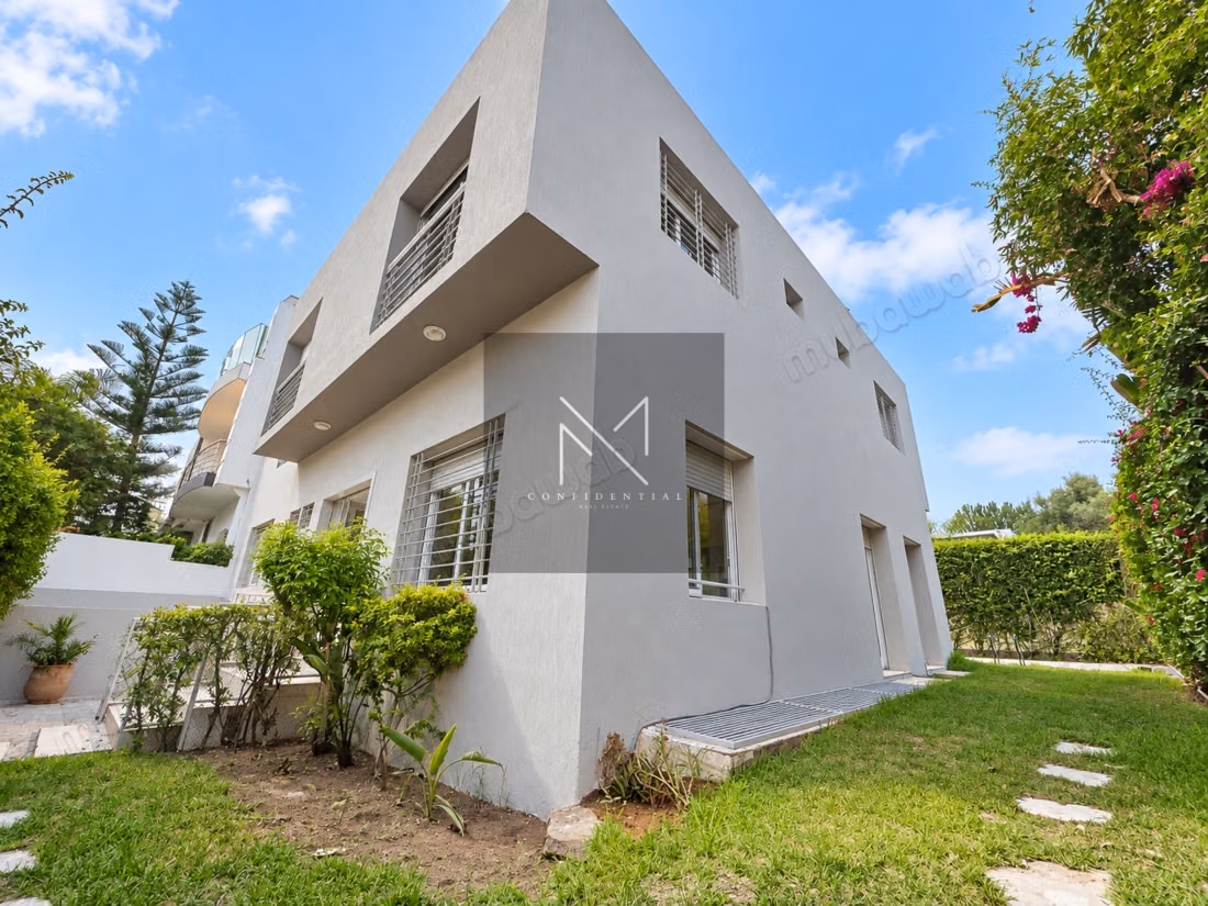 Spacious Villa for Rent with Pool, Ain Diab
