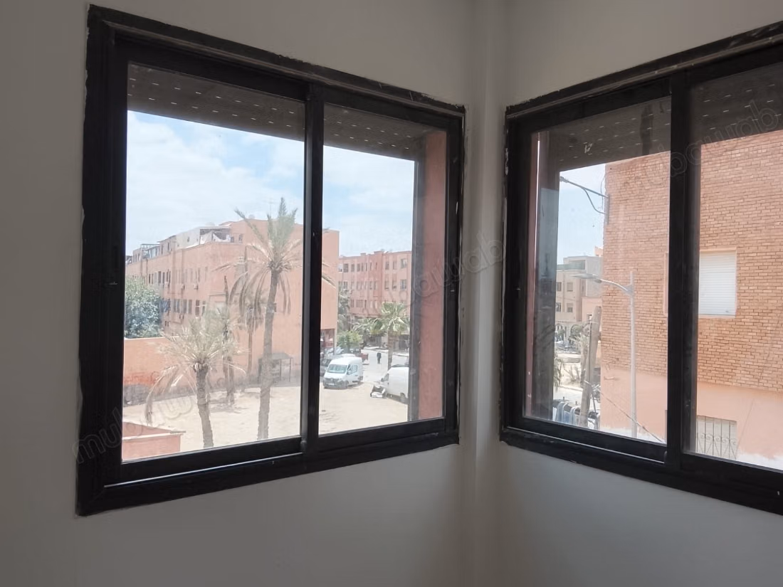 New apartment 56 m² – Medium standing – titled parking